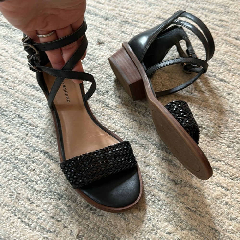 Lucky Brand 6.5 black sandals